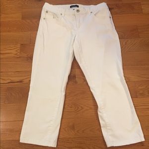 White denim crop jean